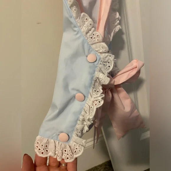 Ruffle Lace romper with bow - Picture 3 of 5